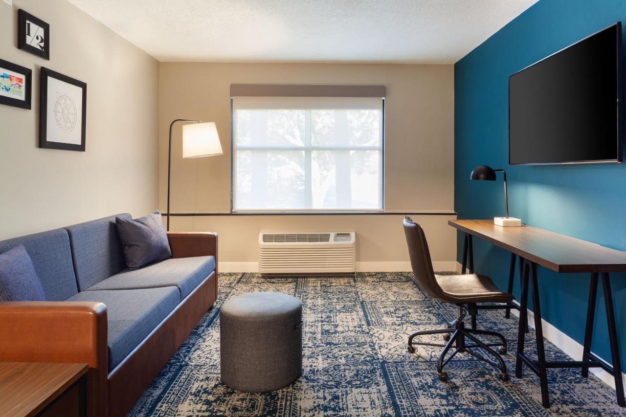 Williamsburg Four Points By Sheraton Orlando Convention Center מראה חיצוני תמונה